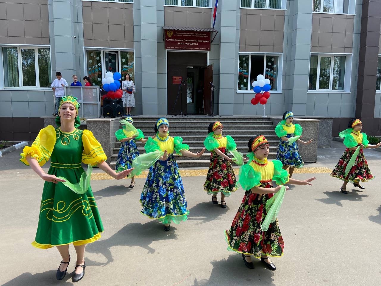 Здесь Родины моей начало.