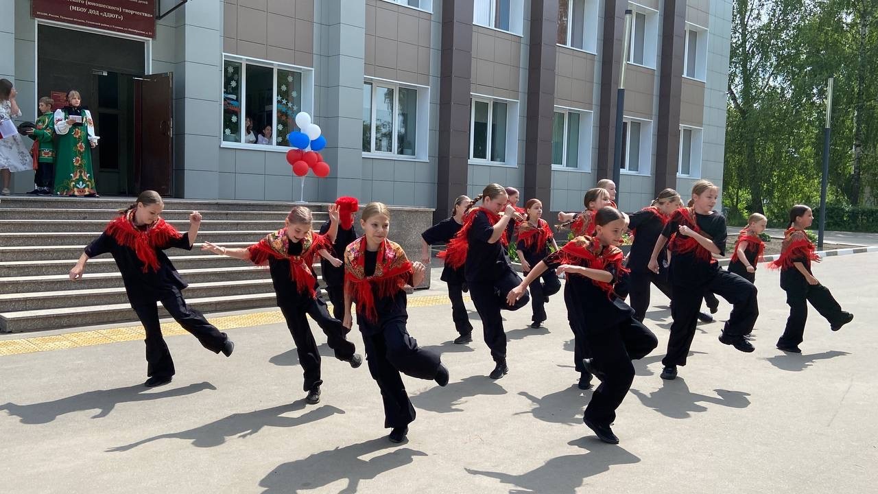 Здесь Родины моей начало.