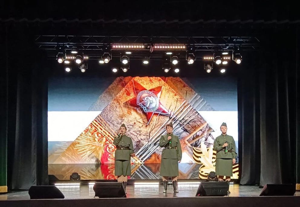 Торжественный концерт, посвящённый освобождению Ленинграда.